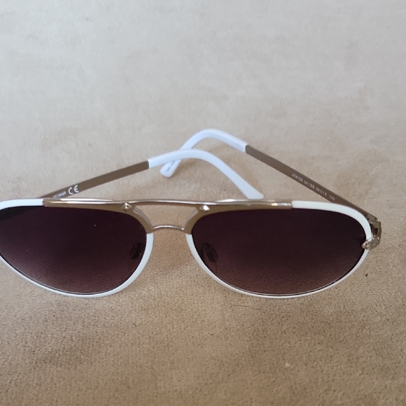 White and Silver Aviator Sunglasses - Picture 2 of 10